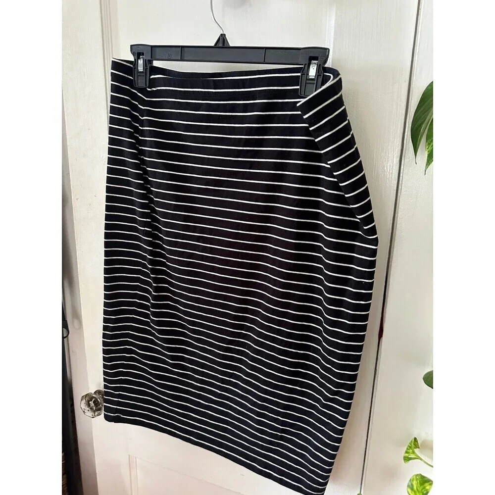 Women’s size x-large black and white striped skirt